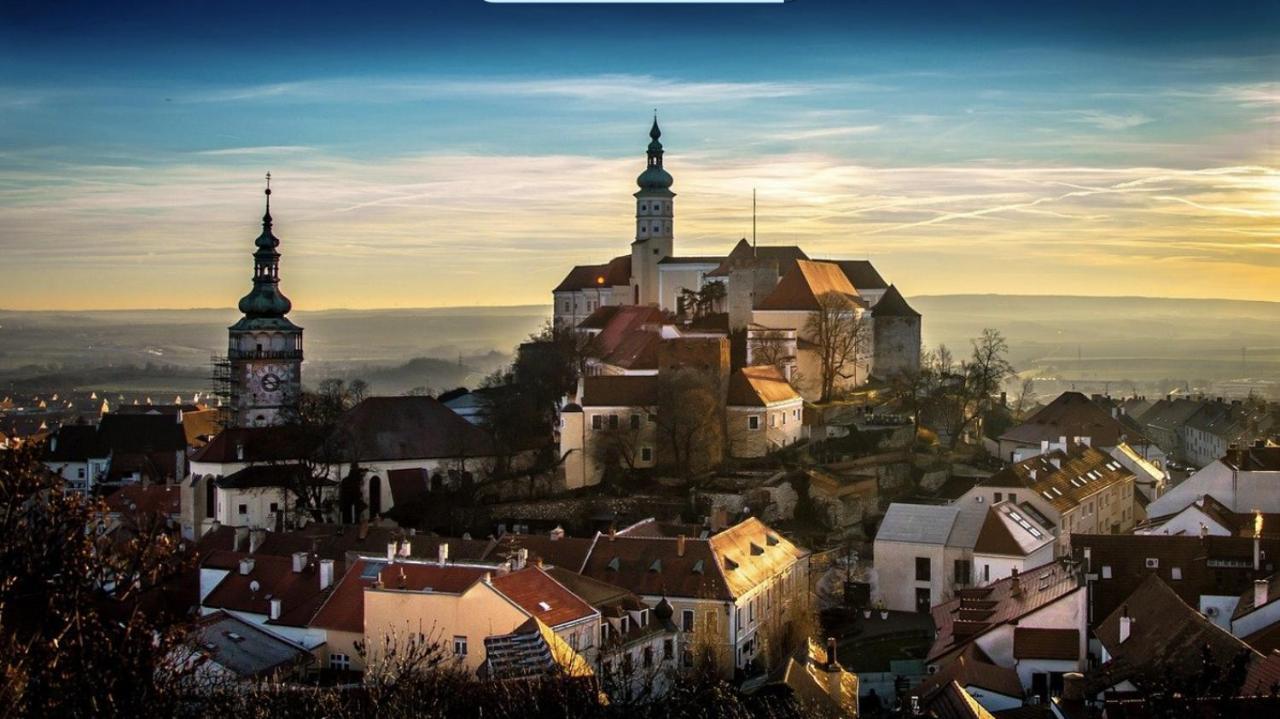 Guesthouse Mikulas Mikulov - Free Parking In The City Center Bagian luar foto