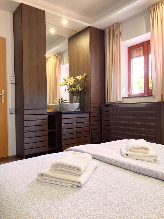 Guesthouse Mikulas Mikulov - Free Parking In The City Center Bagian luar foto