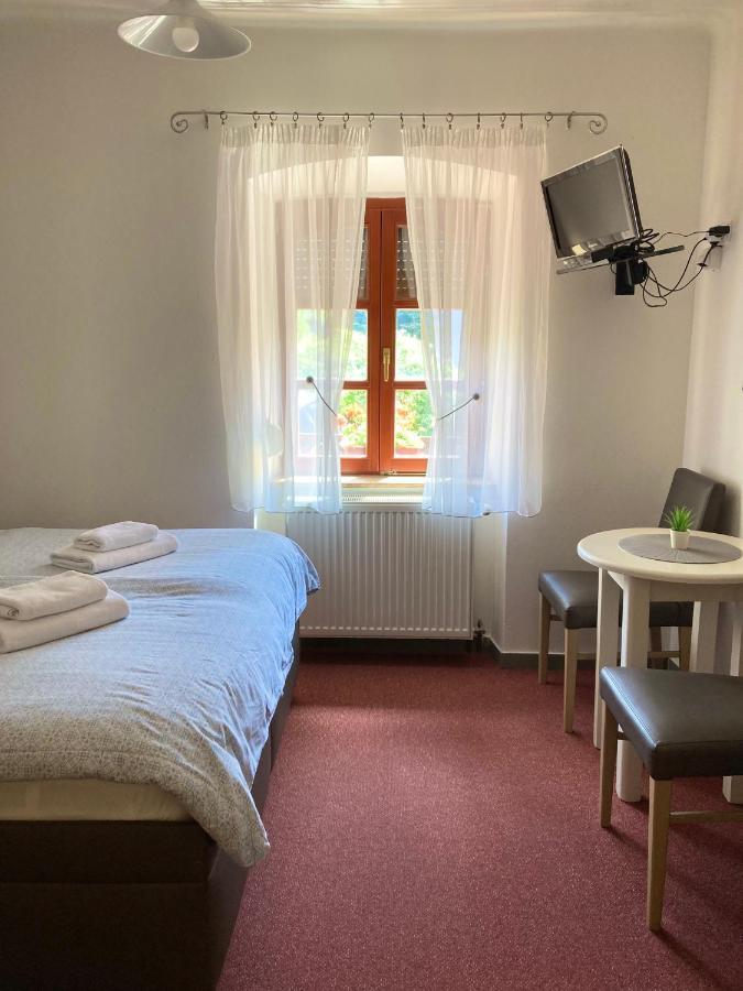 Guesthouse Mikulas Mikulov - Free Parking In The City Center Bagian luar foto