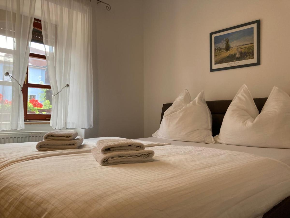 Guesthouse Mikulas Mikulov - Free Parking In The City Center Bagian luar foto