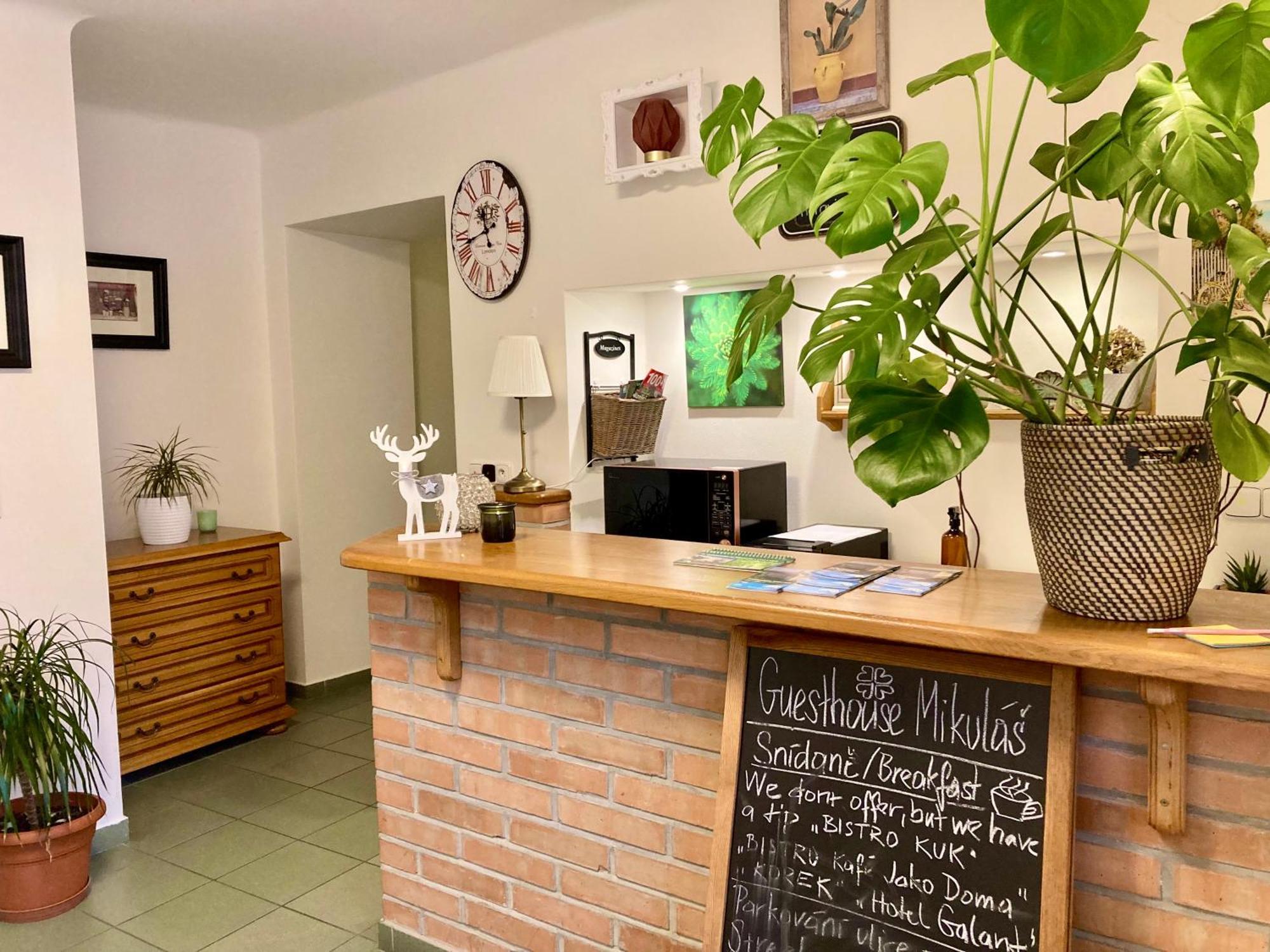 Guesthouse Mikulas Mikulov - Free Parking In The City Center Bagian luar foto