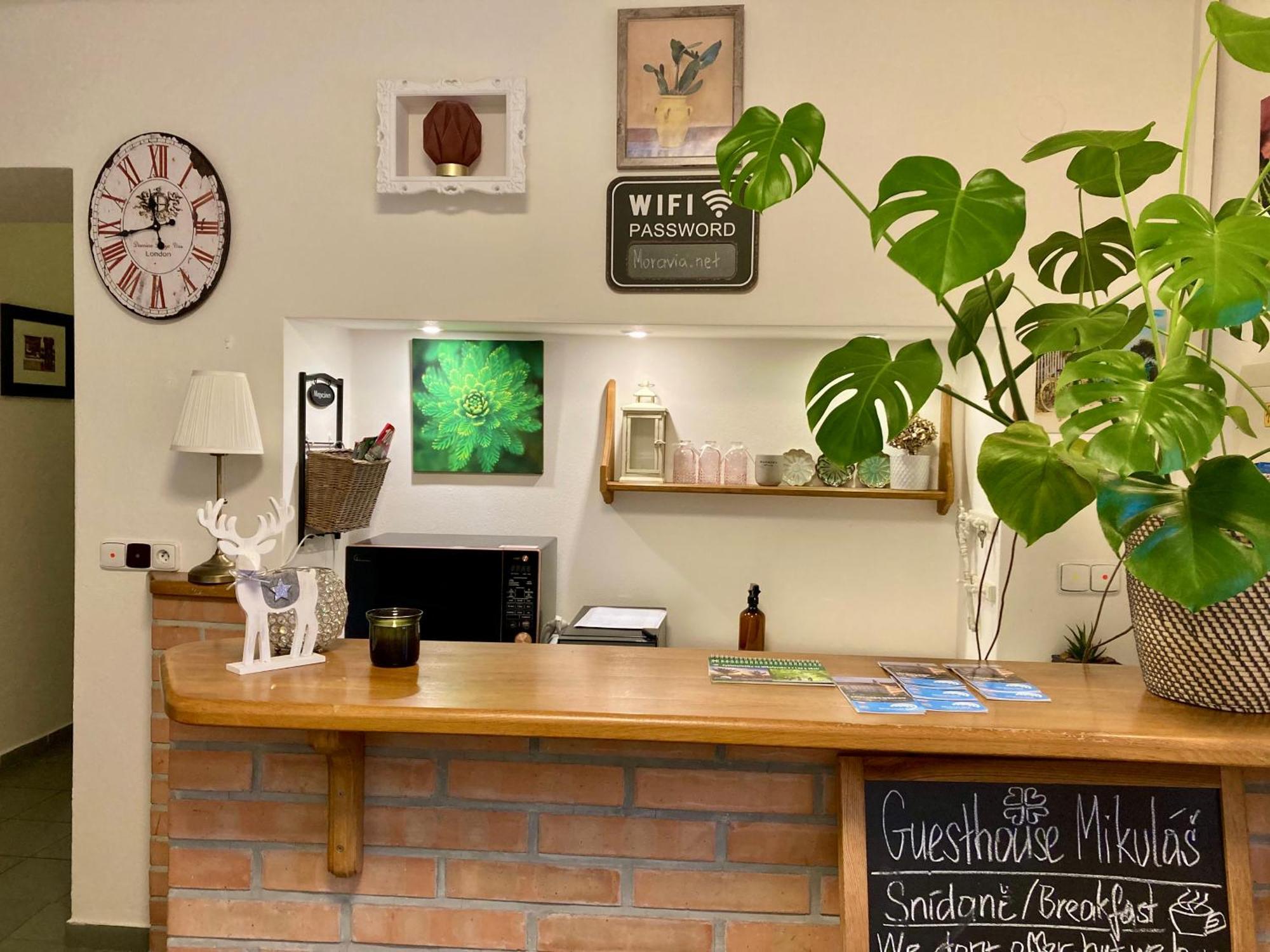 Guesthouse Mikulas Mikulov - Free Parking In The City Center Bagian luar foto