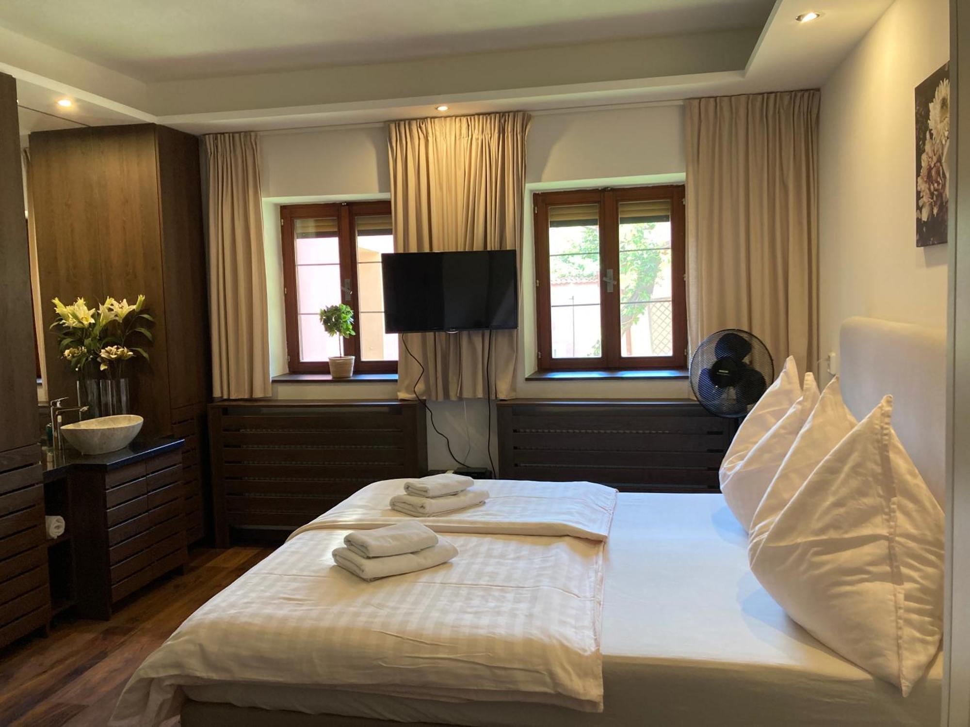 Guesthouse Mikulas Mikulov - Free Parking In The City Center Bagian luar foto