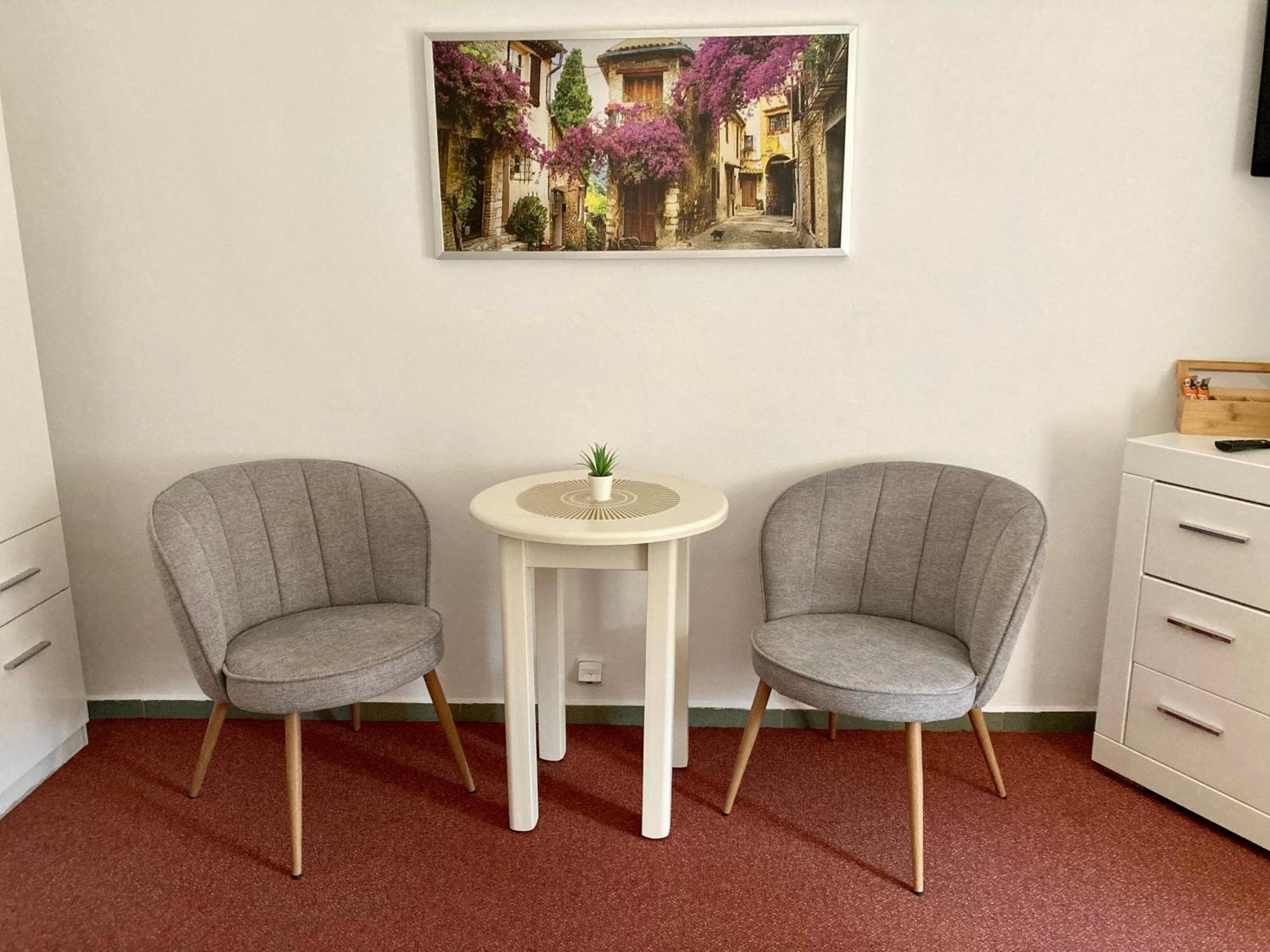 Guesthouse Mikulas Mikulov - Free Parking In The City Center Bagian luar foto