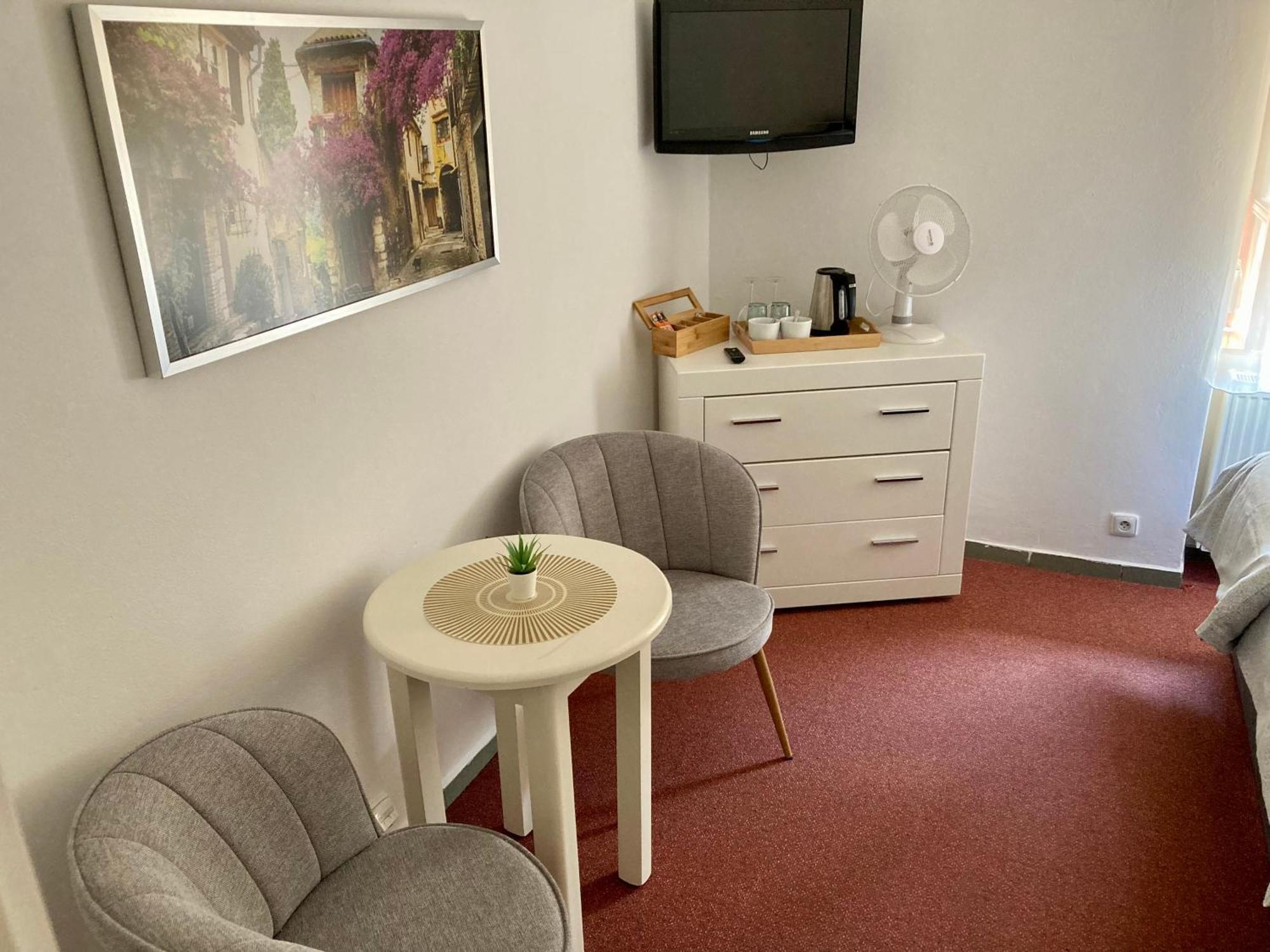 Guesthouse Mikulas Mikulov - Free Parking In The City Center Bagian luar foto