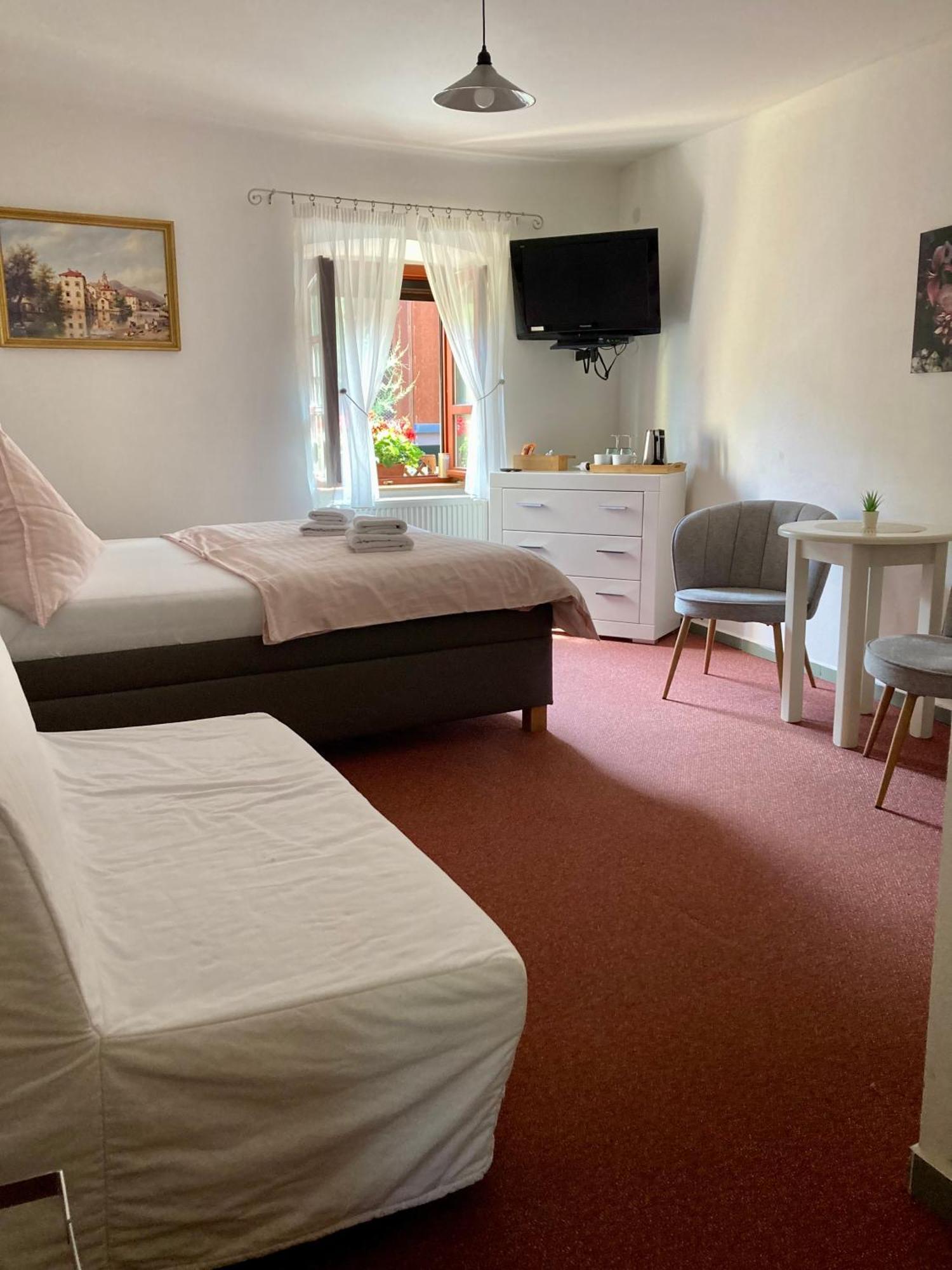 Guesthouse Mikulas Mikulov - Free Parking In The City Center Bagian luar foto